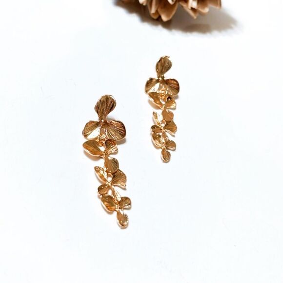 Flower drop earrings in gold M24 - Picture 3 of 5